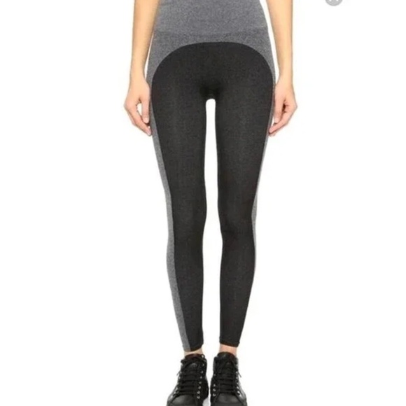 SPANX Seamless Marled Gray & Black Leggings Large - Picture 2 of 7